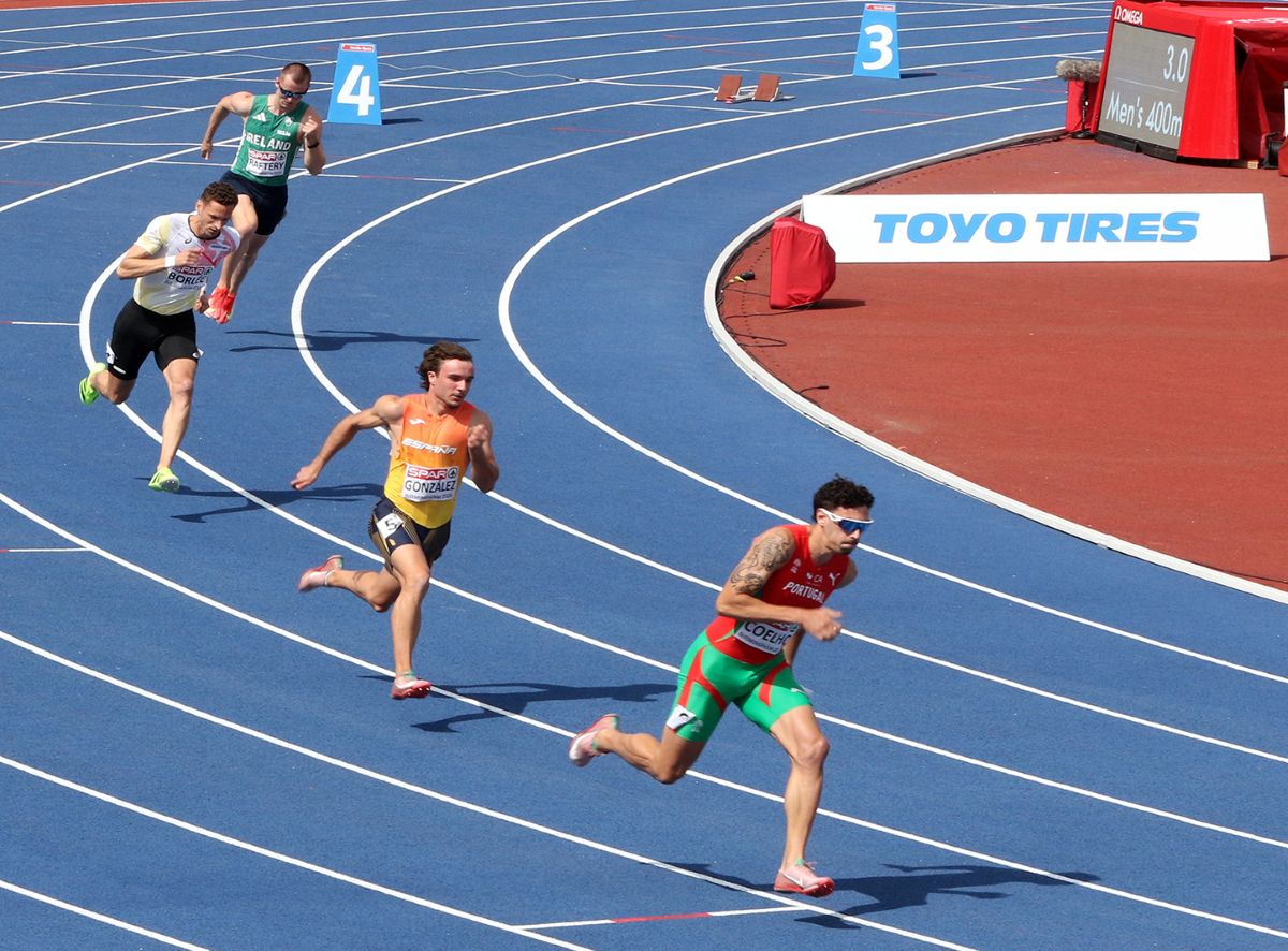running Athlets on the track at Alexander Stadium in #Birmingham2026